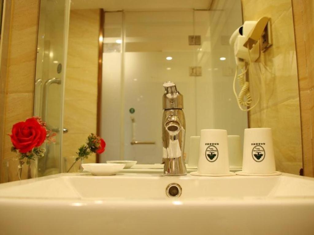Greentree Inn Zhejiang Ningbo South Railway Station Express Hotel Exterior foto
